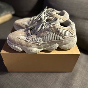 Selling a used pair of yeezy 500 - salts. Excellent shape. Size 8.5